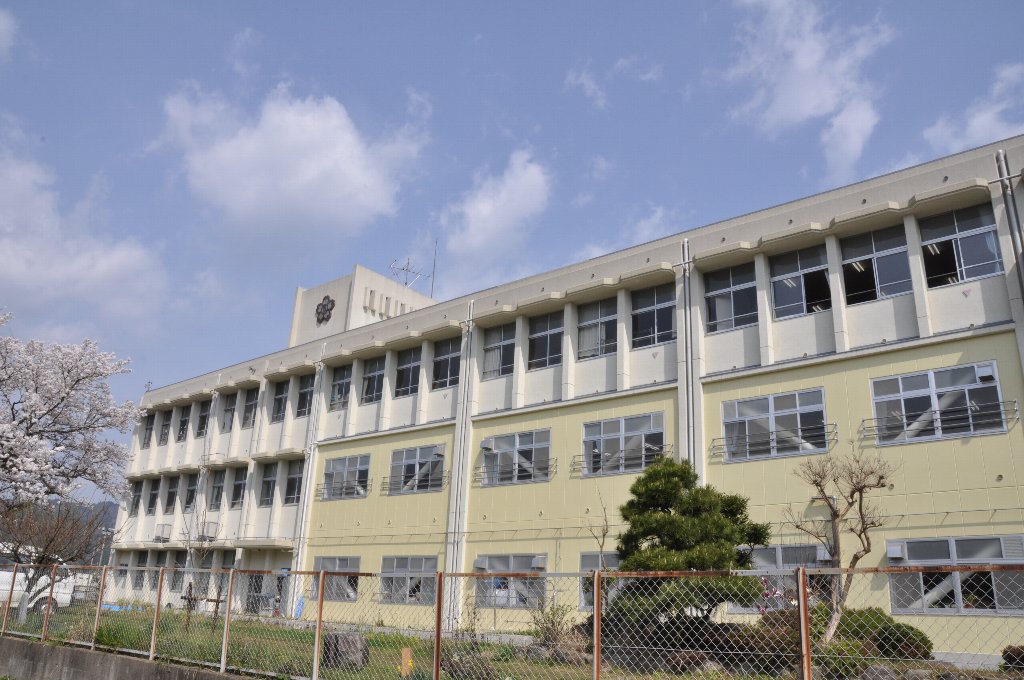 石川小学校