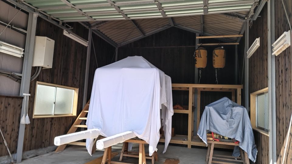 現在は布がかけられていますが、神輿が収蔵されています