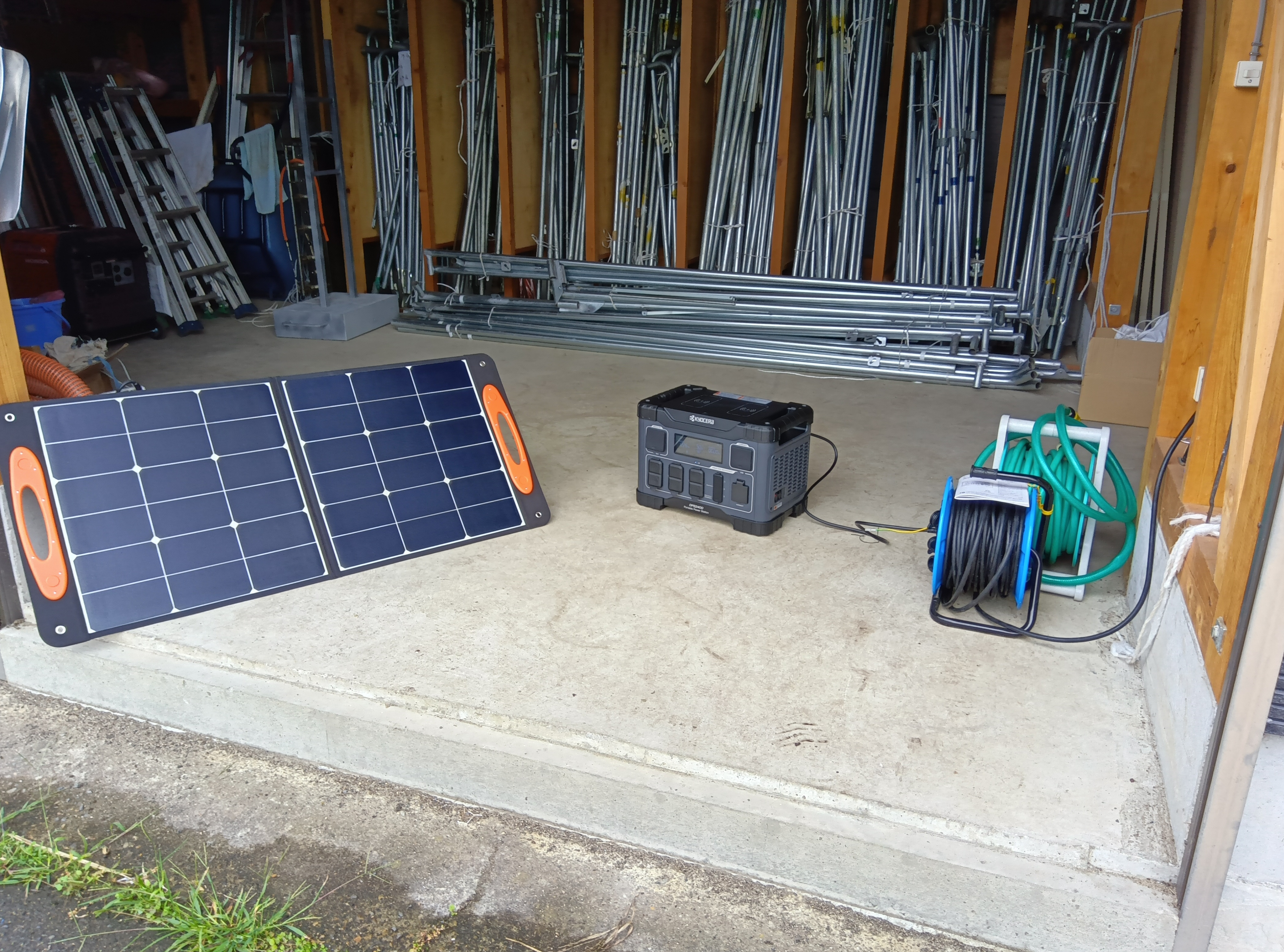 ポータブル電源とソーラーパネル