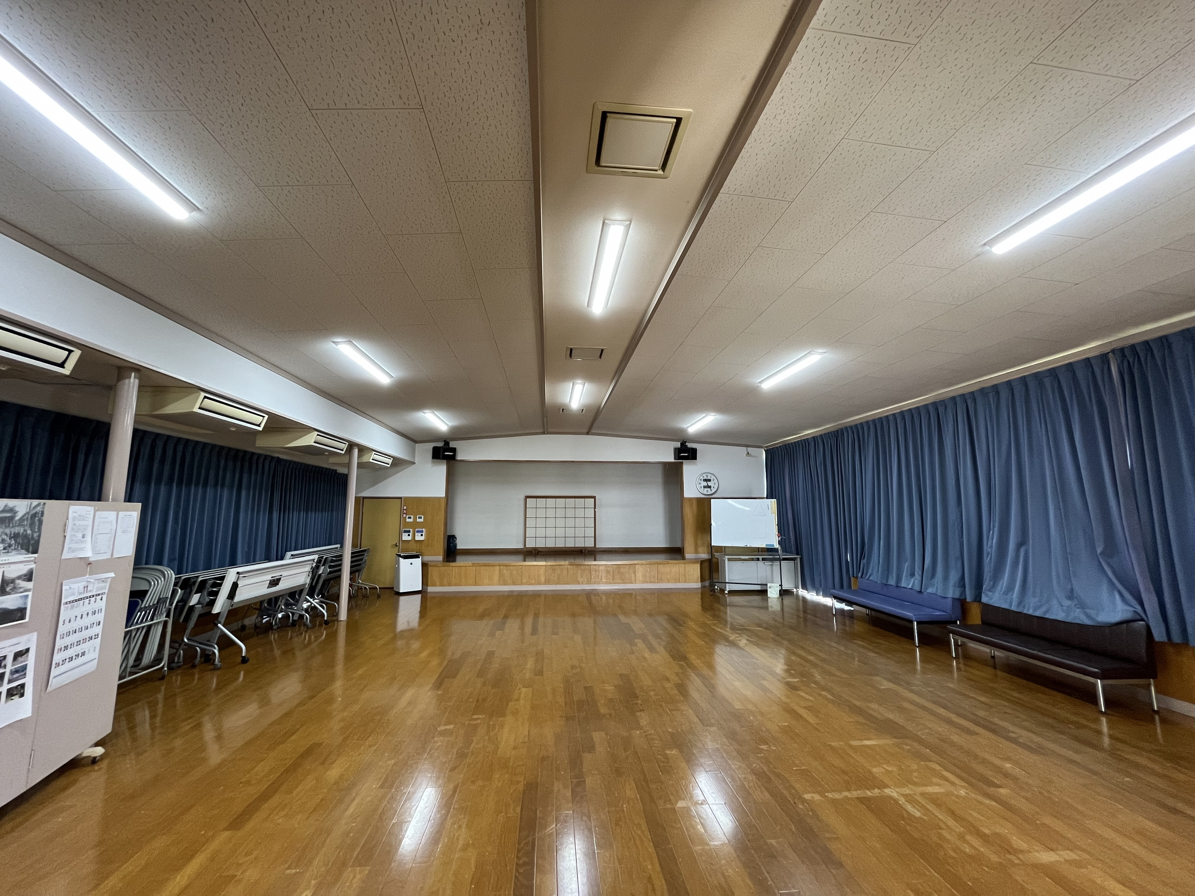 大広間の照明をLED化しました