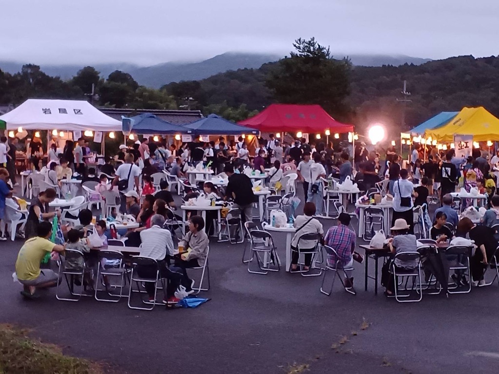 岩屋夏祭りの様子